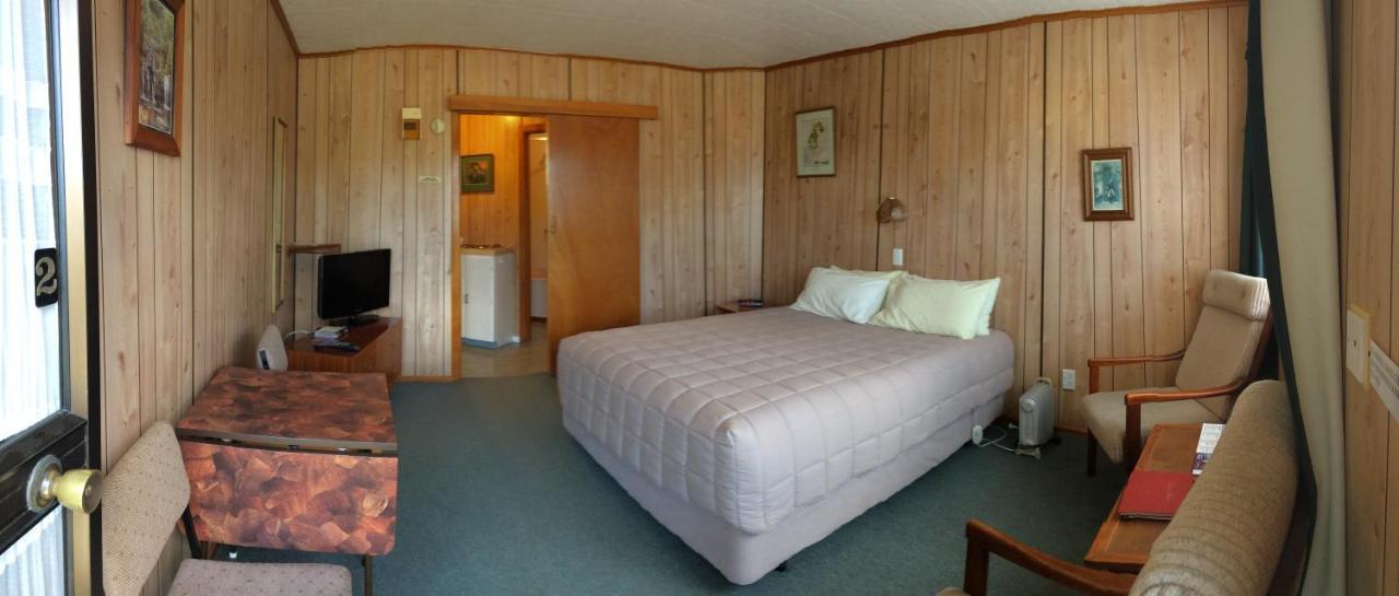 Owaka Lodge Motel Екстериор снимка
